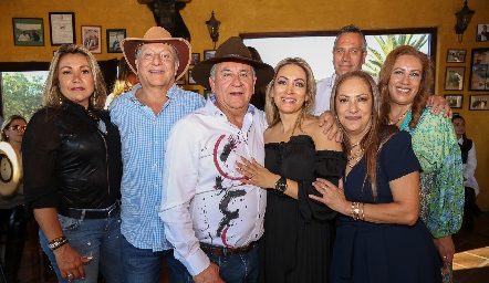  Claudia García, Jorge Rossel, Alan Ríos, Doris Gandy, Pilar Delgadillo, Luis Montejano y Leticia Gamboa.
