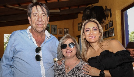  Carlos Madrazo, Paty Ríos y Doris Gandy.