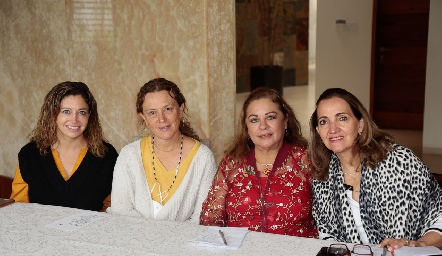  Marilú Paredes, Marisol López, Silvia Esparza y Mónica Alcalde.