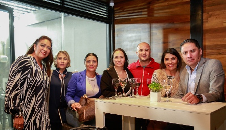  Ana Lilia Mesta, Claudia Araujo, Mili Serna, Ana Paola Martínez, Neftalí García, Lupita Serna y Oscar Valadez.