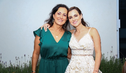  Susana Salgado con su hija Susana Schekaibán.