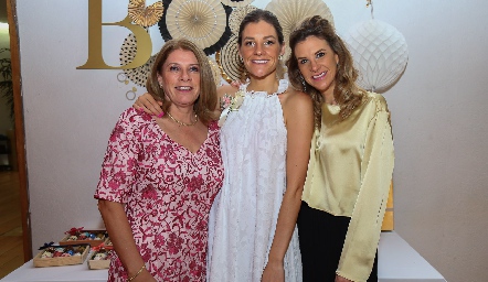  Benilde Díaz Infante, Bety Hernández y Benilde Hernández.
