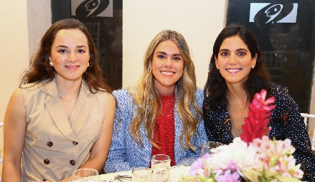  Nabil Saiz, Jocelyn Córdova y Maribel Rodríguez.