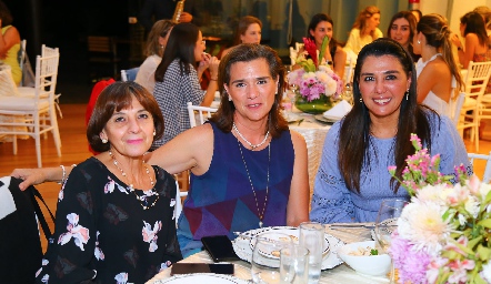  Carolina Hernández, Lourdes Ortega y Tesy Treviño.
