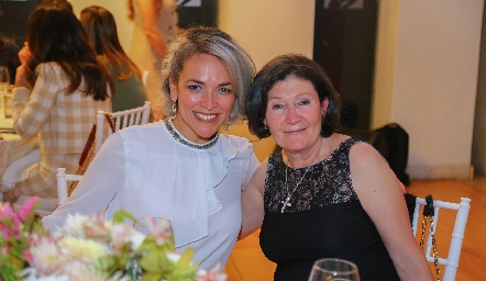  Sofía Castillo y Susana González.