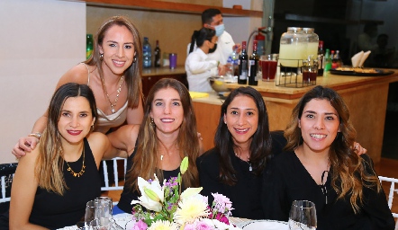  Daniela Balderas, María José Ortega, Ceci González, Ingrid Delgado y Yolanda Aguilar.