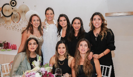  María José Ortega, Bety Hernández, Lucero Chávez, Ingrid Delgado, Yolanda Aguilar, Isabella Castello, Daniela Balderas y Ceci González.