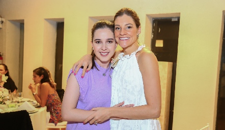  Renata Castillo y Bety Hernández.