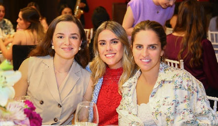  Nabil Saiz, Jocelyn Córdova y Macarena Gómez.