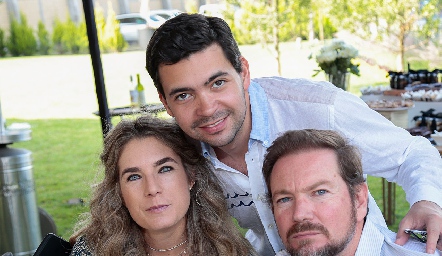  Lorena Ibarra, Ernesto Navarro y Chema Rosillo.