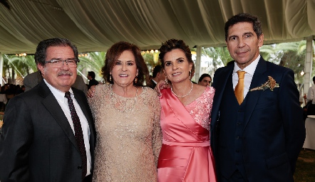  Carlos Ortega, Raquel Báez, Marisa Mercado y Abraham Tobías.