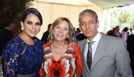  Marily de Tobías, Rosy Mercado y Ricardo Torres.