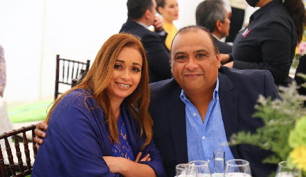  Fabiola Martínez y Miguel Ángel Flores.