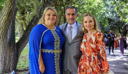  María Calvillo, Joaquín Zendejas y Adelina Lasso de la Vega.