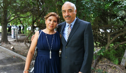   Dalia Zúñiga y Arturo Medellín.
