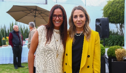  Delia Iduarte y Roxana Serna.