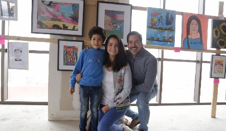  Miguel Martínez, Mariana Meade yMiguel Martínez.