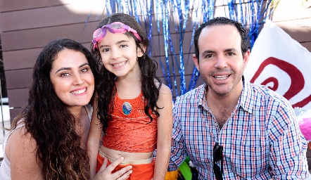  Marcela Zapata, Ana Paula Ávila Zapata y Alan Ávila.