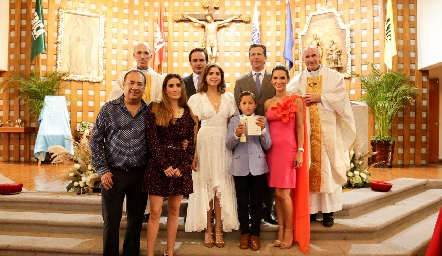 Evaristo Lafuente, Lourdes Orozco, Eduardo Pérez, Ana Gabi Viyella, José Miguel Guerra, Luis Eduardo Guerra y Analia Maggiori con el padre.