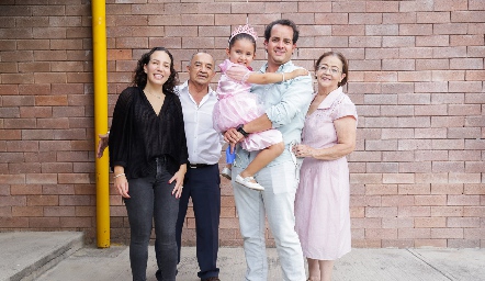  Sofí, Francisco, Paloma, Alejandro  y María.