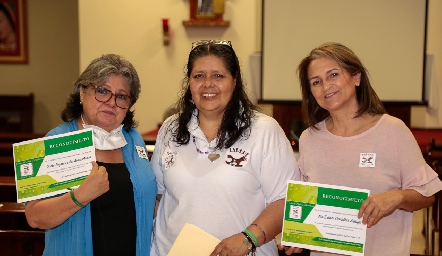  Sonia Alejandra Sandoval, María del Refugio Aguilera y María Esther Zuñiga.