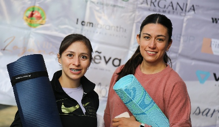  Sarahí Martínez y Jessica Fernández.