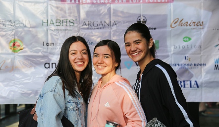  Geraldine Perales, Ana Sofía Rivera y Mariana Rivera.