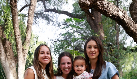  Andrea Rodríguez, Andrea Escobar, Mayte  y Catalina Abud.