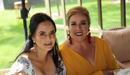  Karla Ruiz y María Elena López.