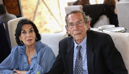  Adriana Félix y Carlos Díaz.