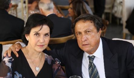  Martha González y Guillermo Ortiz.