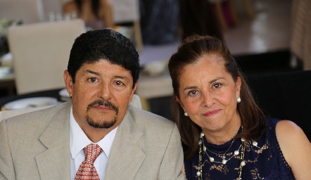  Arturo González y Lucía Gómez.