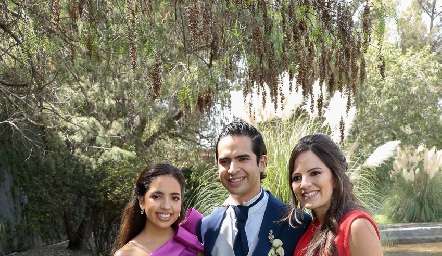  Ximena, Héctor y Andrea Hernández Vázquez.