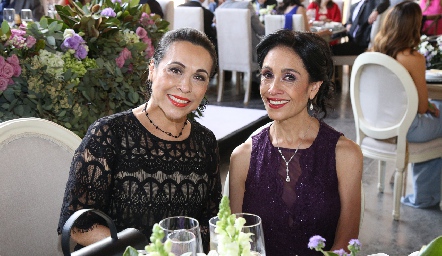  Leticia Navarro Flores y Rosy Hernández.