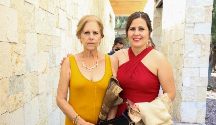  Fernanda Reynoso y Patricia González.