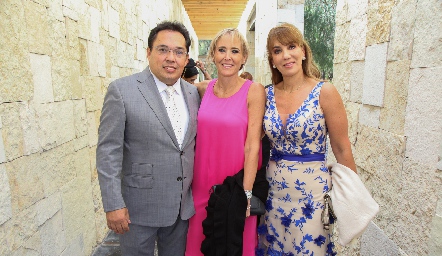  Antonio Ascanio, Sandra Revilla y Paty Espinosa.