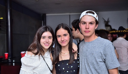  Natalia Heredia, Vale Herrera y José Luis Vázquez.