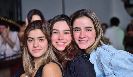  Miranda Pizzuto, Majo Ortiz y Andrea Herrera.