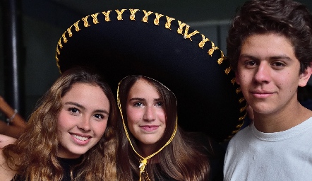 Alexa Heinze, María Emilia Díaz y Pato Ojeda.