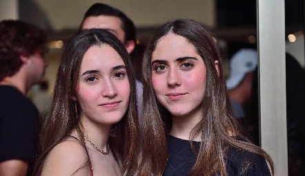  Sofía Garza y María de la Torre.
