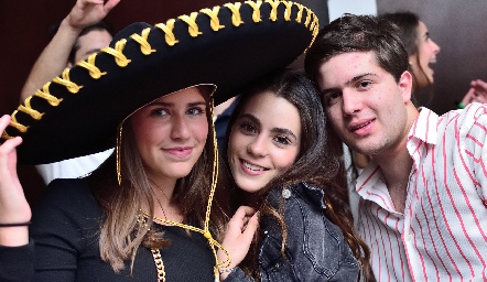  María Emilia Díaz, Sigrid Zendejas y Saad Sarquis.