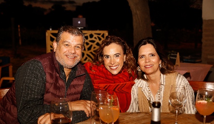  Luis Arturo Estrada, Ileana Rodríguez y Alejandra Martínez.