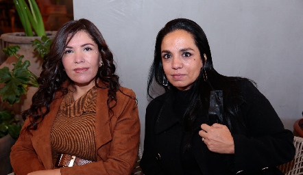  María Teresa Rubalcaba y María Elena Irurzo.