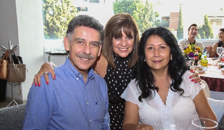  Andrés Azcárate, Martha García y Leticia Ruiz.
