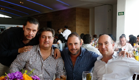  Daniel, Gerardo, Ricardo y Carlos.