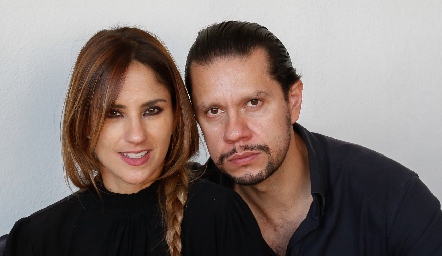  Lorena Burgaña y Gerardo Borjas.