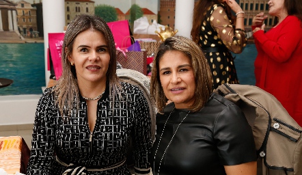  Adriana Fernández y Claudia García.