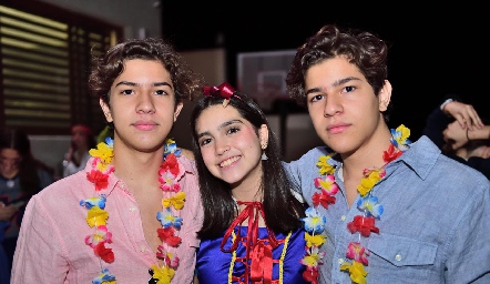  Pablo Martínez, Valentina Eternod y Andrés Martínez.