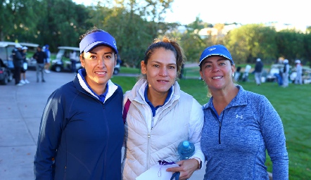  Fabiola González, Maricela Pérez y Silvia Garza.