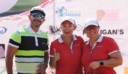  Armando Ron, Margarita Padilla y Gigi Cantalapiedra.